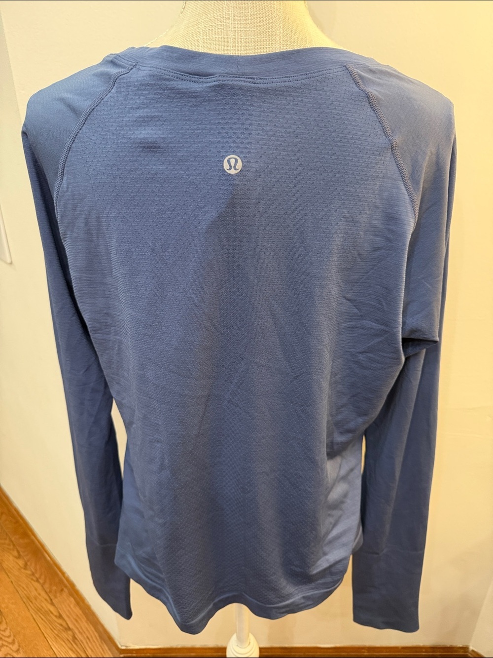 Lululemon swiftly tech long sleeve Women's Sleeve size 14 - Blue - Picture 5 of 6